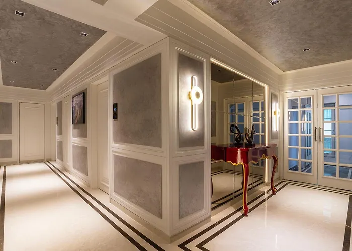 Grand Residency Hotel & Serviced Apartments