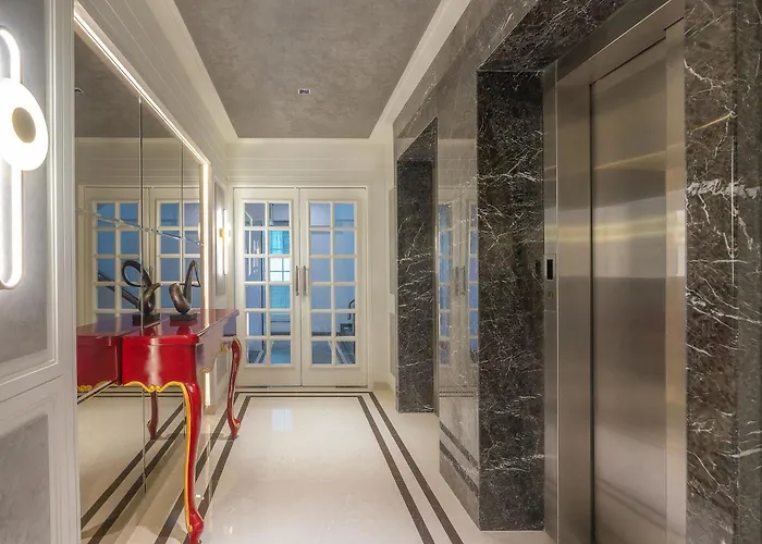 Grand Residency Hotel & Serviced Apartments